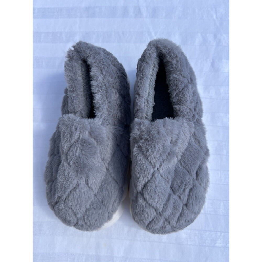 Childrens Gray Slippers Size 2 Plushy‎ Comfortable
